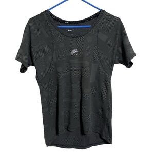 Nike dri-fit Running  t-shirt in black womens size M